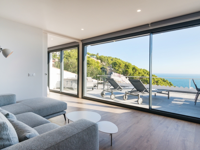 Casa minimalista con impresionantes vistas al mar